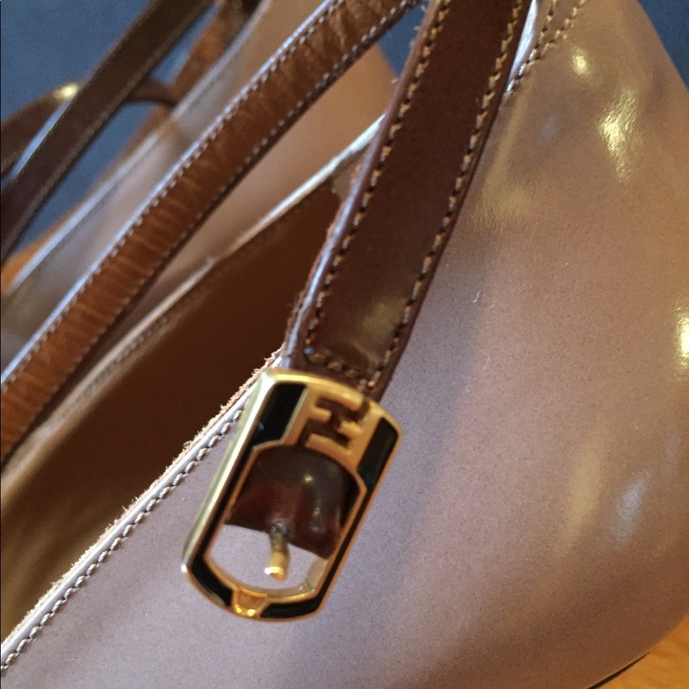 Beautiful Fendi ankle strap cap toe pumps. - Picture 4 of 8